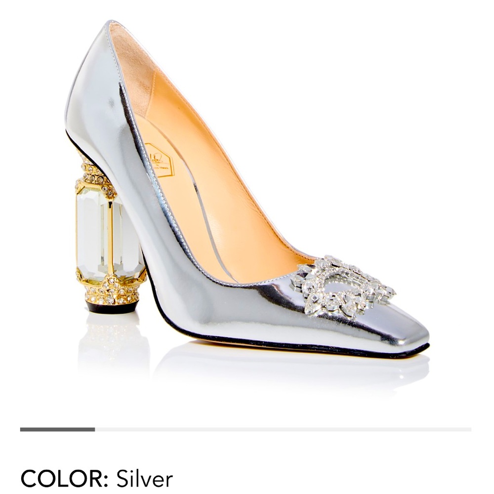 NWT Nalebe Aurum Embellished silver pumps Size 7